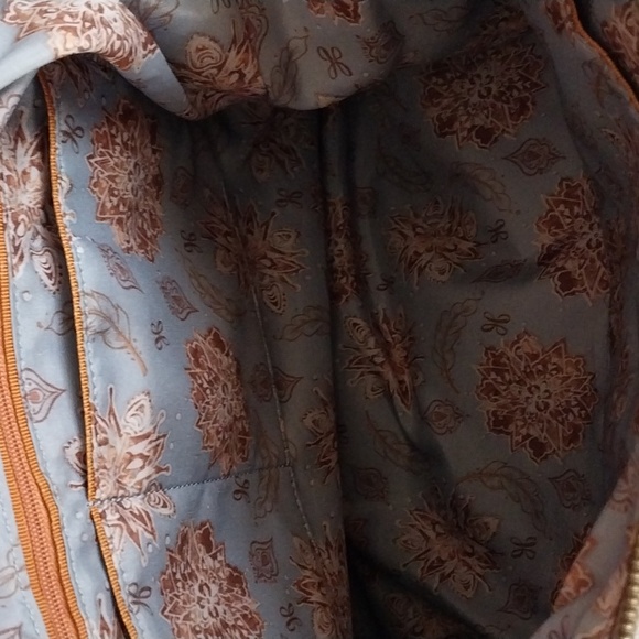 Hobo Shelia Large Polished Leather Satchel - Picture 4 of 8